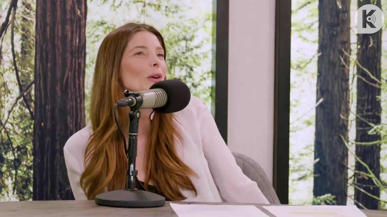 Ashley-Greene-dot-nl_TheTwilightEffect-Aflevering14EclipseRewatchPart3of3-1936.jpg Ashley-Greene-dot-nl_TheTwilightEffect-Aflevering14EclipseRewatchPart3of3-1936.jpg