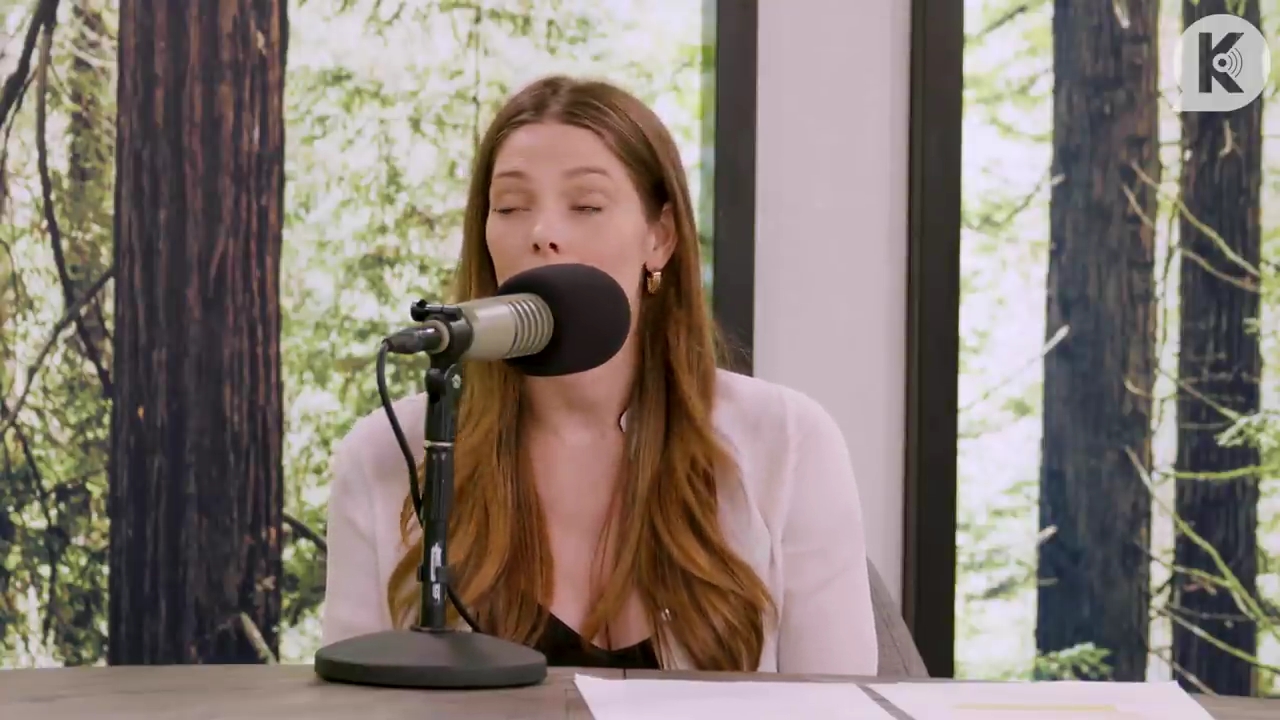 Ashley-Greene-dot-nl_TheTwilightEffect-Aflevering14EclipseRewatchPart3of3-2015.jpg Ashley-Greene-dot-nl_TheTwilightEffect-Aflevering14EclipseRewatchPart3of3-2015.jpg