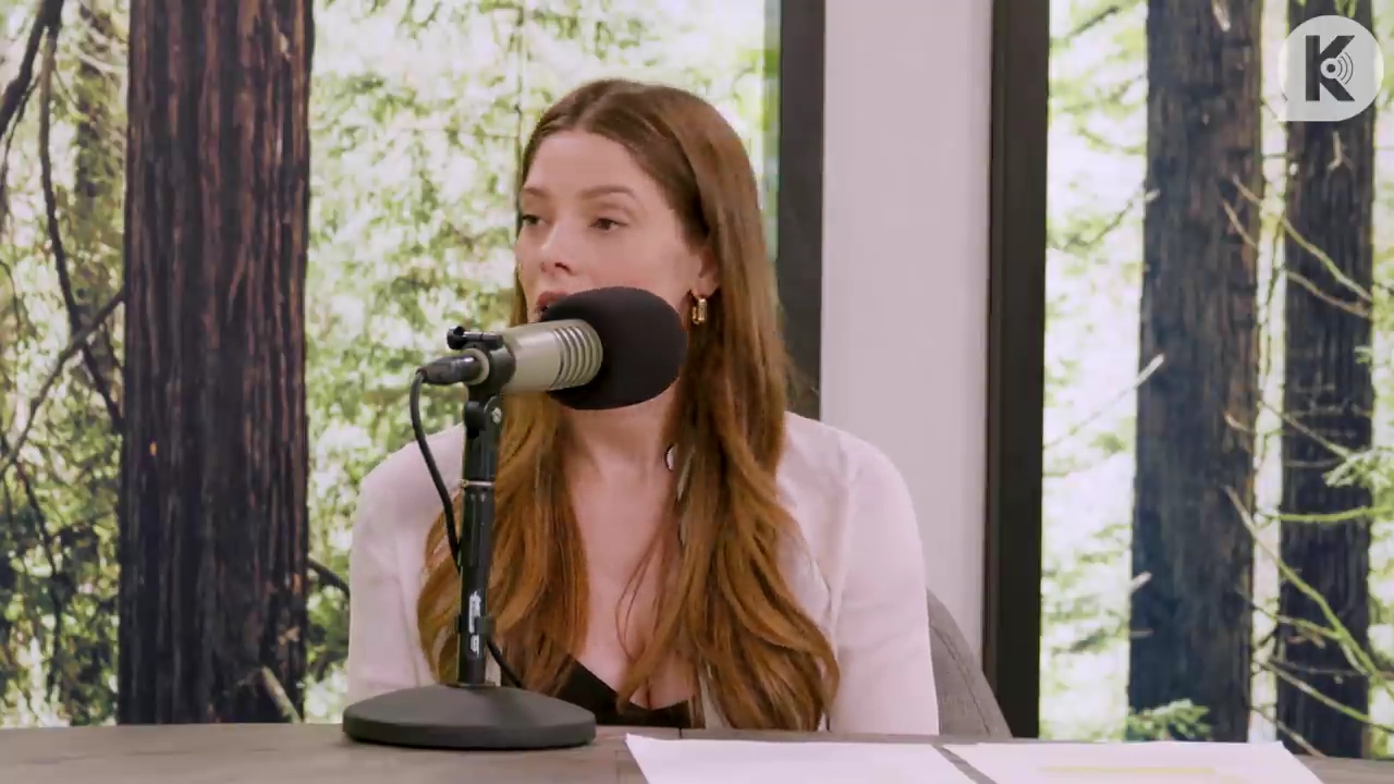 Ashley-Greene-dot-nl_TheTwilightEffect-Aflevering14EclipseRewatchPart3of3-2042.jpg Ashley-Greene-dot-nl_TheTwilightEffect-Aflevering14EclipseRewatchPart3of3-2042.jpg