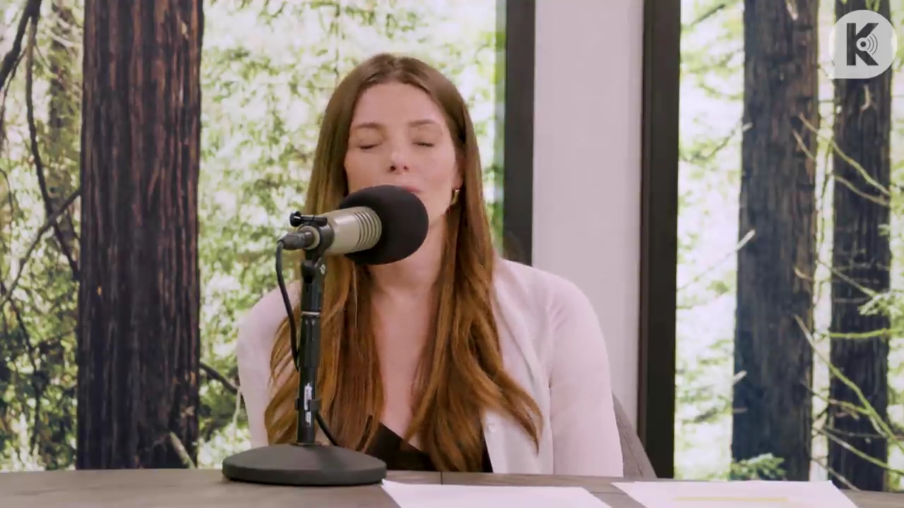 Ashley-Greene-dot-nl_TheTwilightEffect-Aflevering14EclipseRewatchPart3of3-2521.jpg Ashley-Greene-dot-nl_TheTwilightEffect-Aflevering14EclipseRewatchPart3of3-2521.jpg