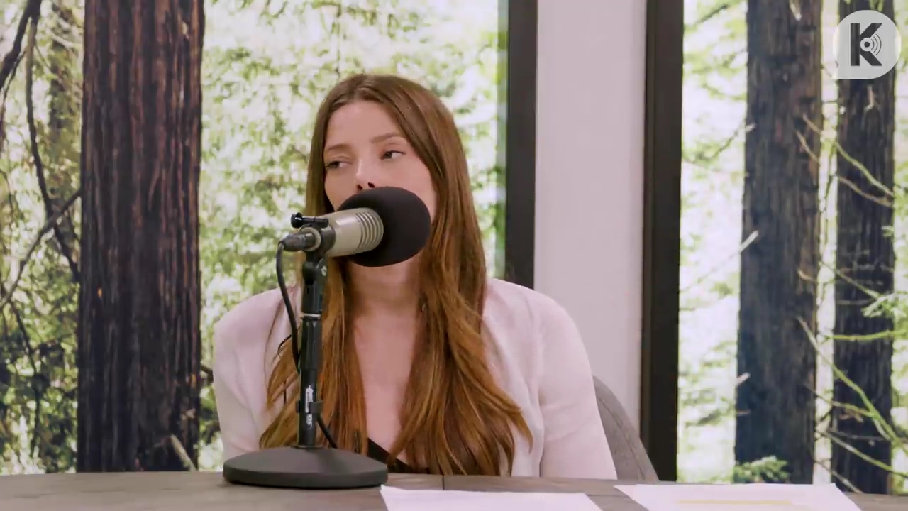 Ashley-Greene-dot-nl_TheTwilightEffect-Aflevering14EclipseRewatchPart3of3-2801.jpg Ashley-Greene-dot-nl_TheTwilightEffect-Aflevering14EclipseRewatchPart3of3-2801.jpg