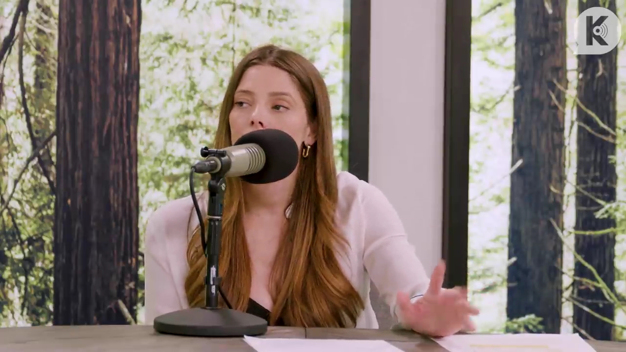 Ashley-Greene-dot-nl_TheTwilightEffect-Aflevering14EclipseRewatchPart3of3-3227.jpg Ashley-Greene-dot-nl_TheTwilightEffect-Aflevering14EclipseRewatchPart3of3-3227.jpg