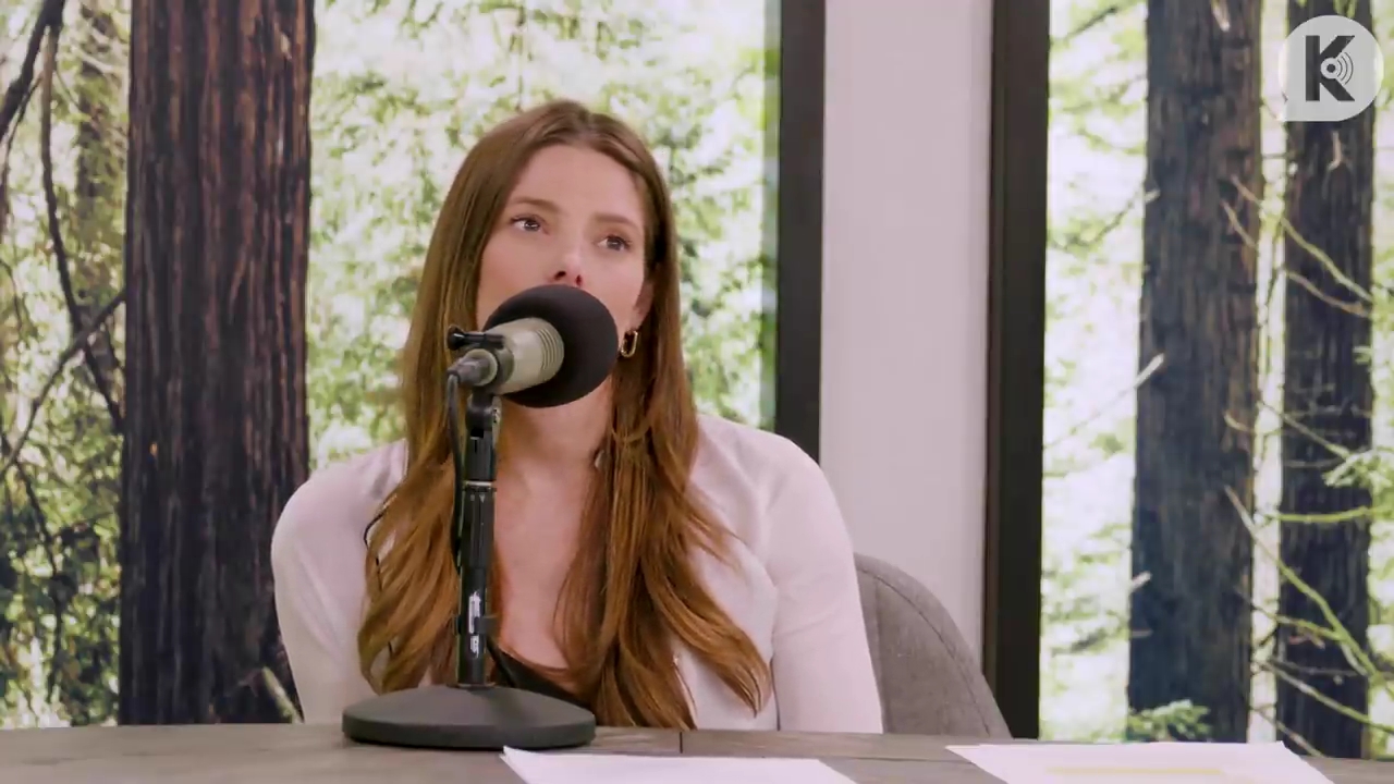 Ashley-Greene-dot-nl_TheTwilightEffect-Aflevering14EclipseRewatchPart3of3-3624.jpg Ashley-Greene-dot-nl_TheTwilightEffect-Aflevering14EclipseRewatchPart3of3-3624.jpg