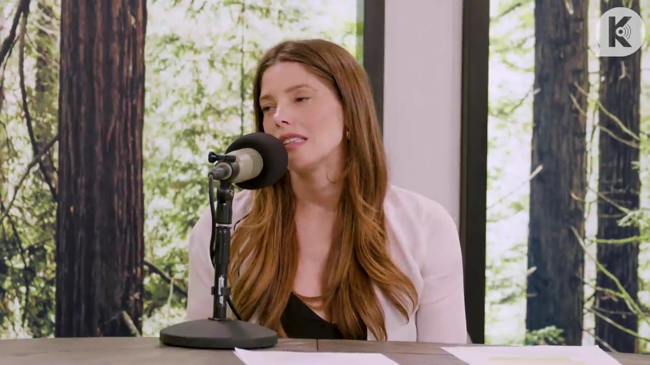 Ashley-Greene-dot-nl_TheTwilightEffect-Aflevering14EclipseRewatchPart3of3-3641.jpg Ashley-Greene-dot-nl_TheTwilightEffect-Aflevering14EclipseRewatchPart3of3-3641.jpg