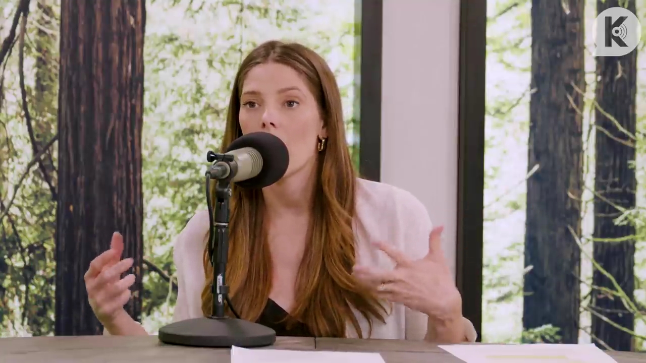 Ashley-Greene-dot-nl_TheTwilightEffect-Aflevering14EclipseRewatchPart3of3-4140.jpg Ashley-Greene-dot-nl_TheTwilightEffect-Aflevering14EclipseRewatchPart3of3-4140.jpg