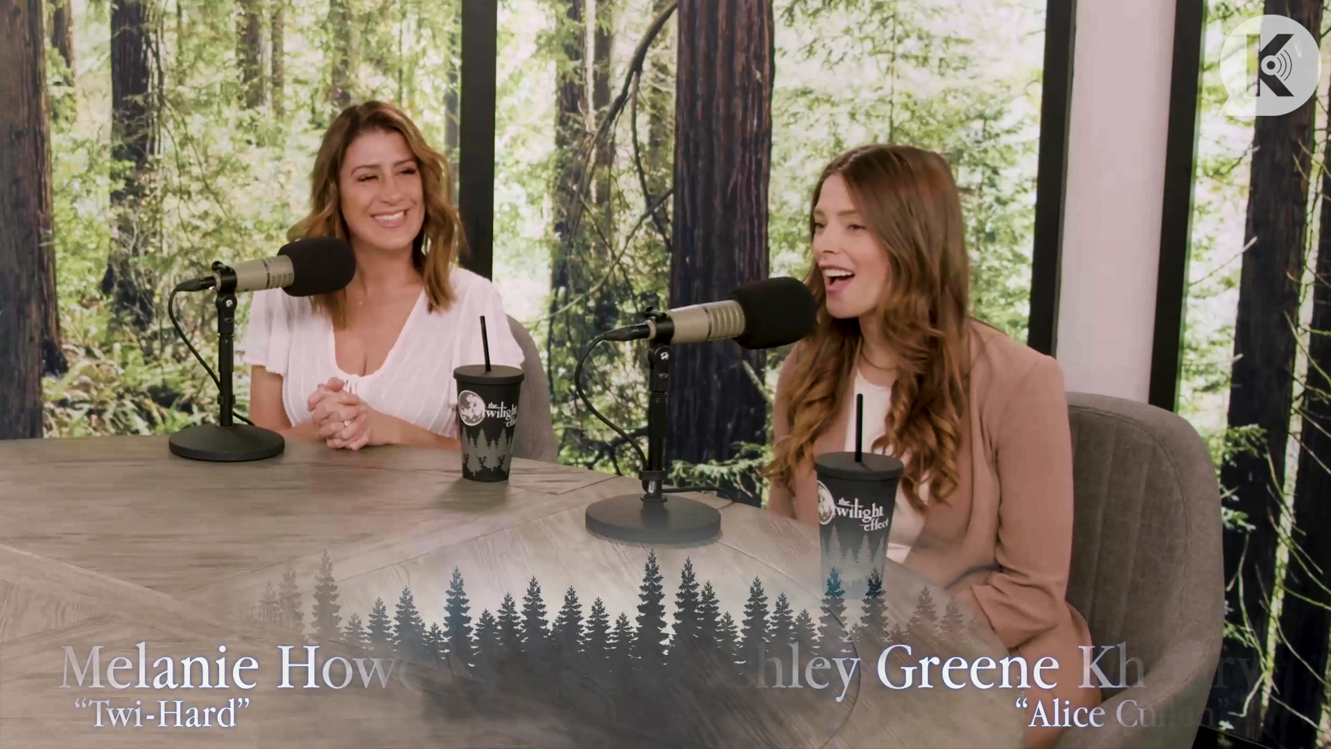 Ashley-Greene-dot-nl_TheTwilightEffect-Aflevering16NikkiReed0025.jpg