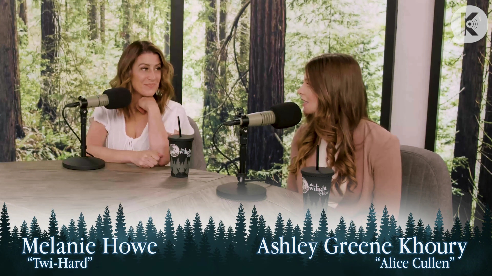 Ashley-Greene-dot-nl_TheTwilightEffect-Aflevering16NikkiReed0028.jpg