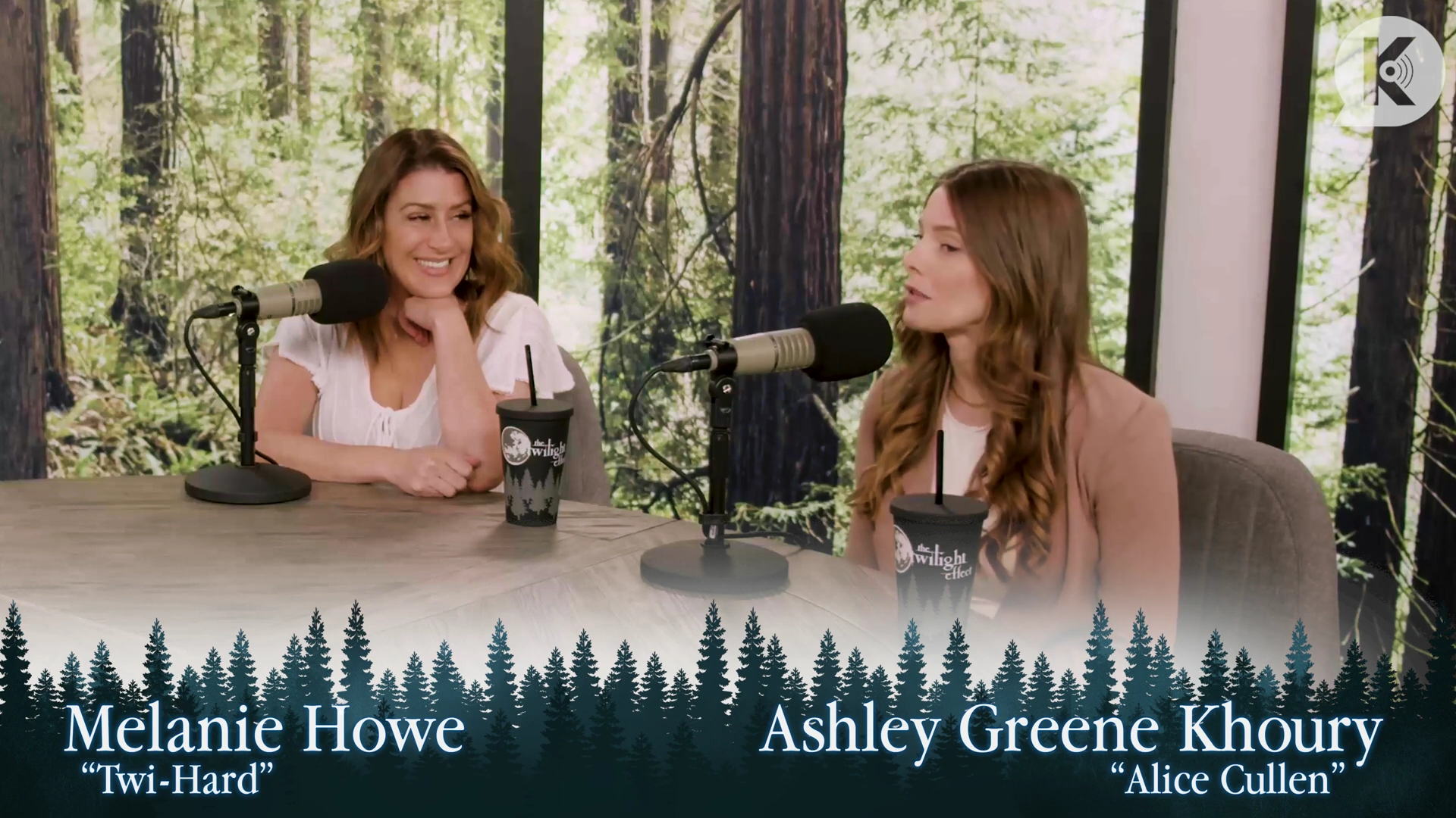 Ashley-Greene-dot-nl_TheTwilightEffect-Aflevering16NikkiReed0030.jpg