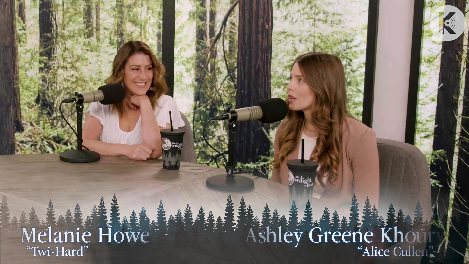 Ashley-Greene-dot-nl_TheTwilightEffect-Aflevering16NikkiReed0031.jpg