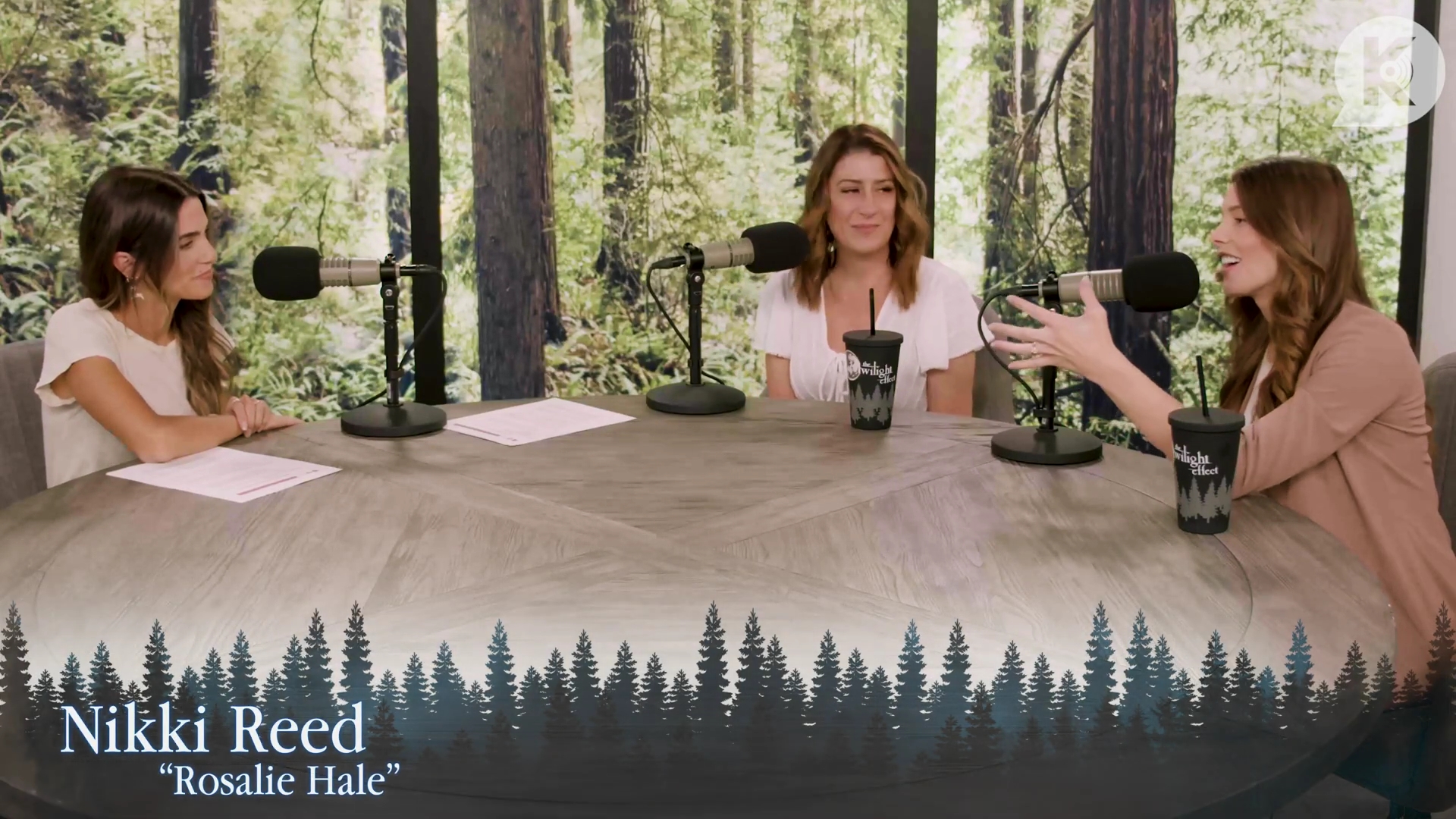 Ashley-Greene-dot-nl_TheTwilightEffect-Aflevering16NikkiReed0082.jpg