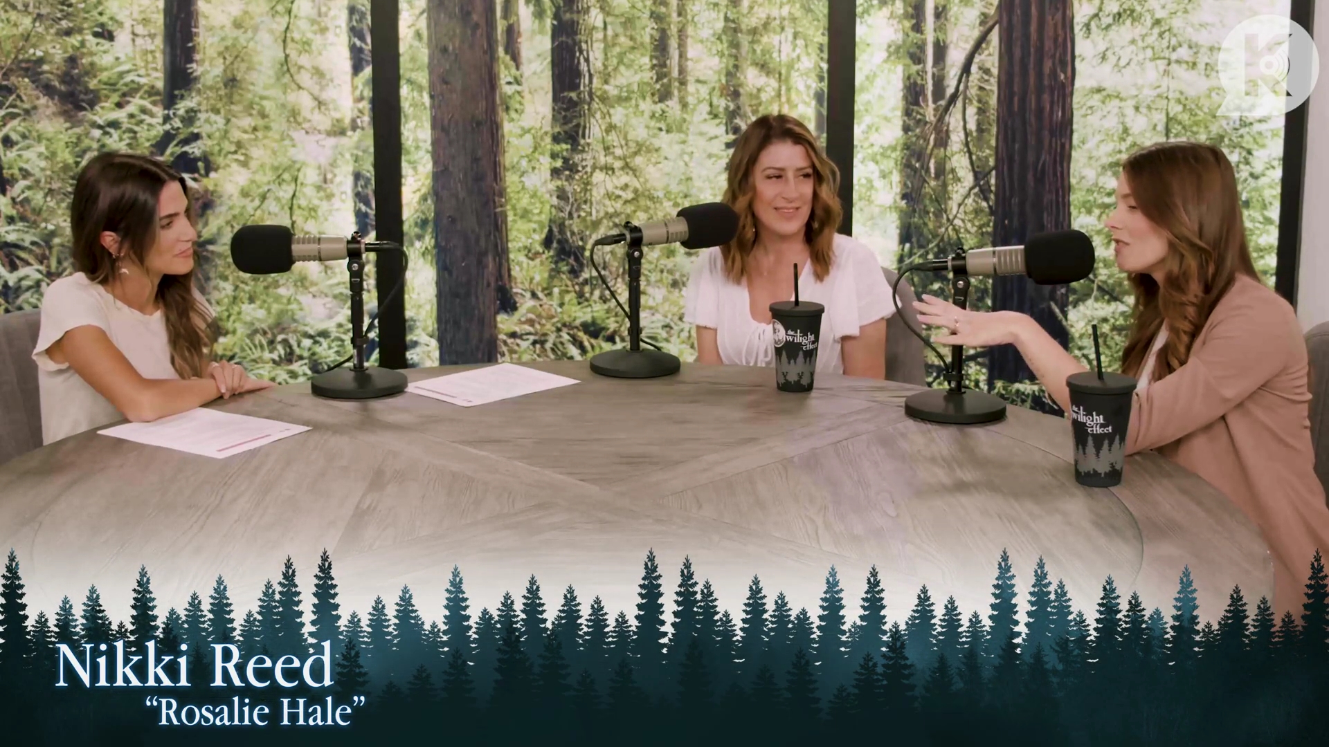 Ashley-Greene-dot-nl_TheTwilightEffect-Aflevering16NikkiReed0083.jpg