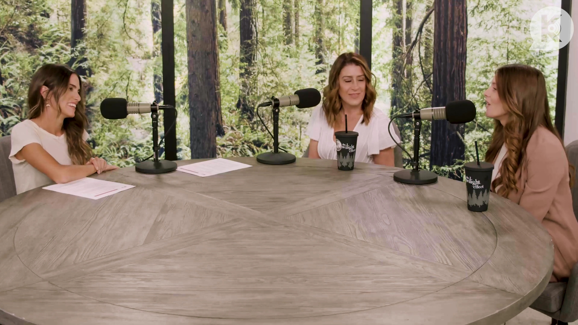 Ashley-Greene-dot-nl_TheTwilightEffect-Aflevering16NikkiReed0104.jpg
