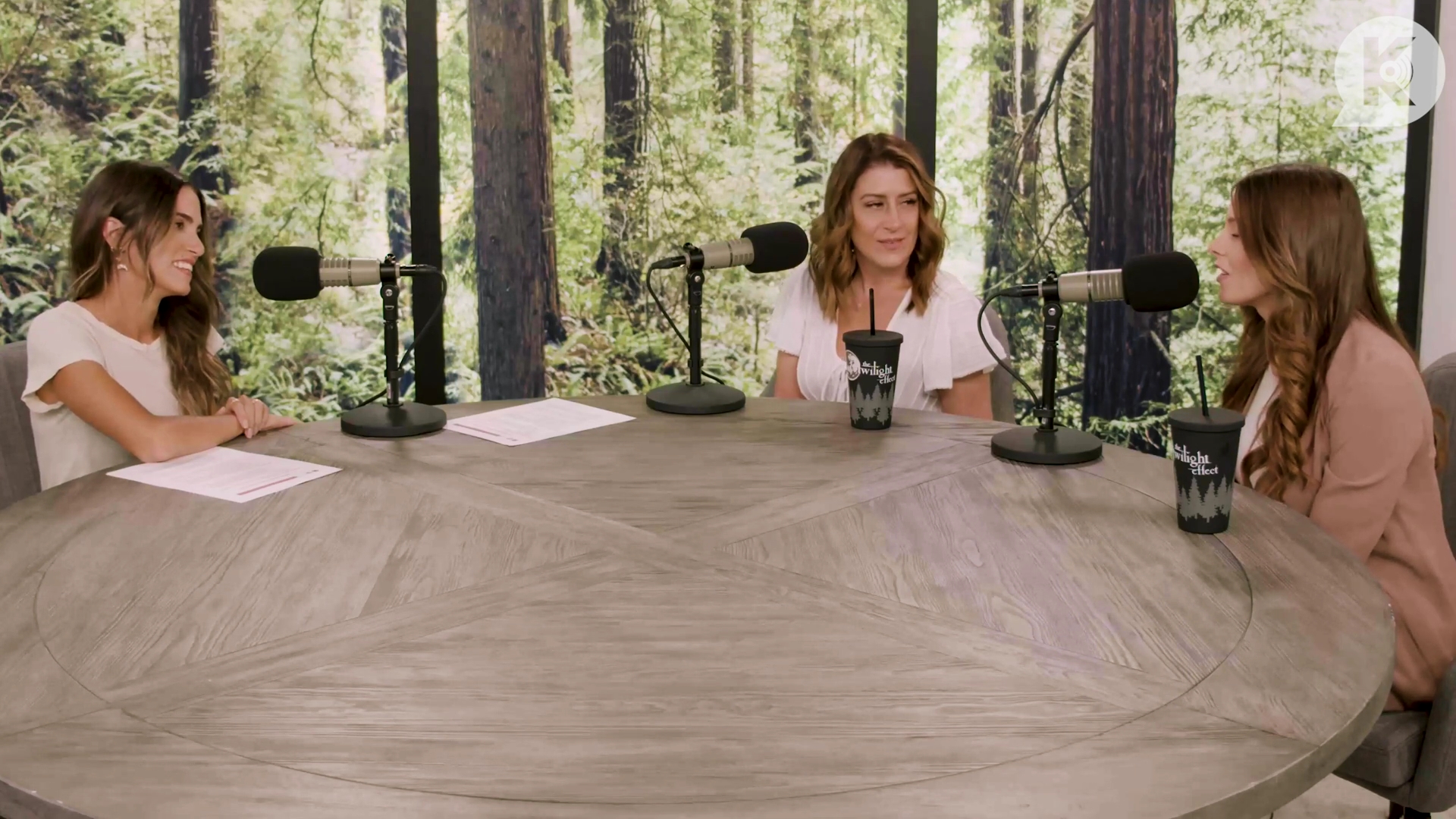 Ashley-Greene-dot-nl_TheTwilightEffect-Aflevering16NikkiReed0105.jpg