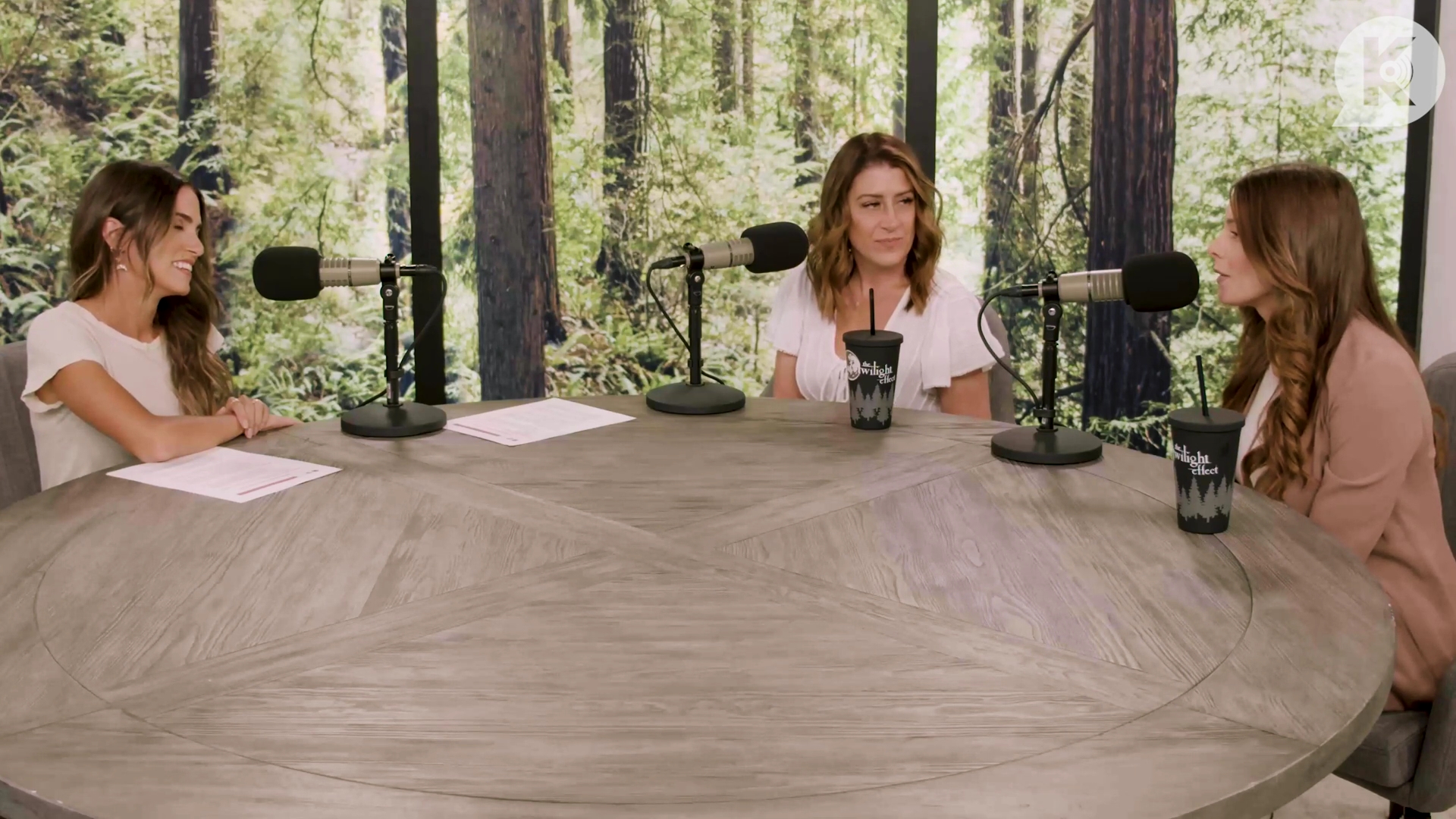 Ashley-Greene-dot-nl_TheTwilightEffect-Aflevering16NikkiReed0106.jpg