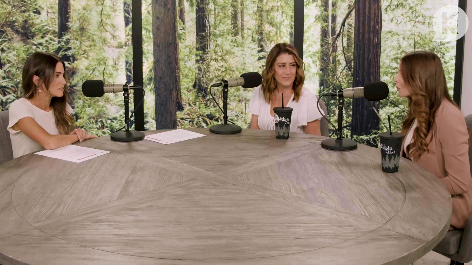 Ashley-Greene-dot-nl_TheTwilightEffect-Aflevering16NikkiReed0113.jpg