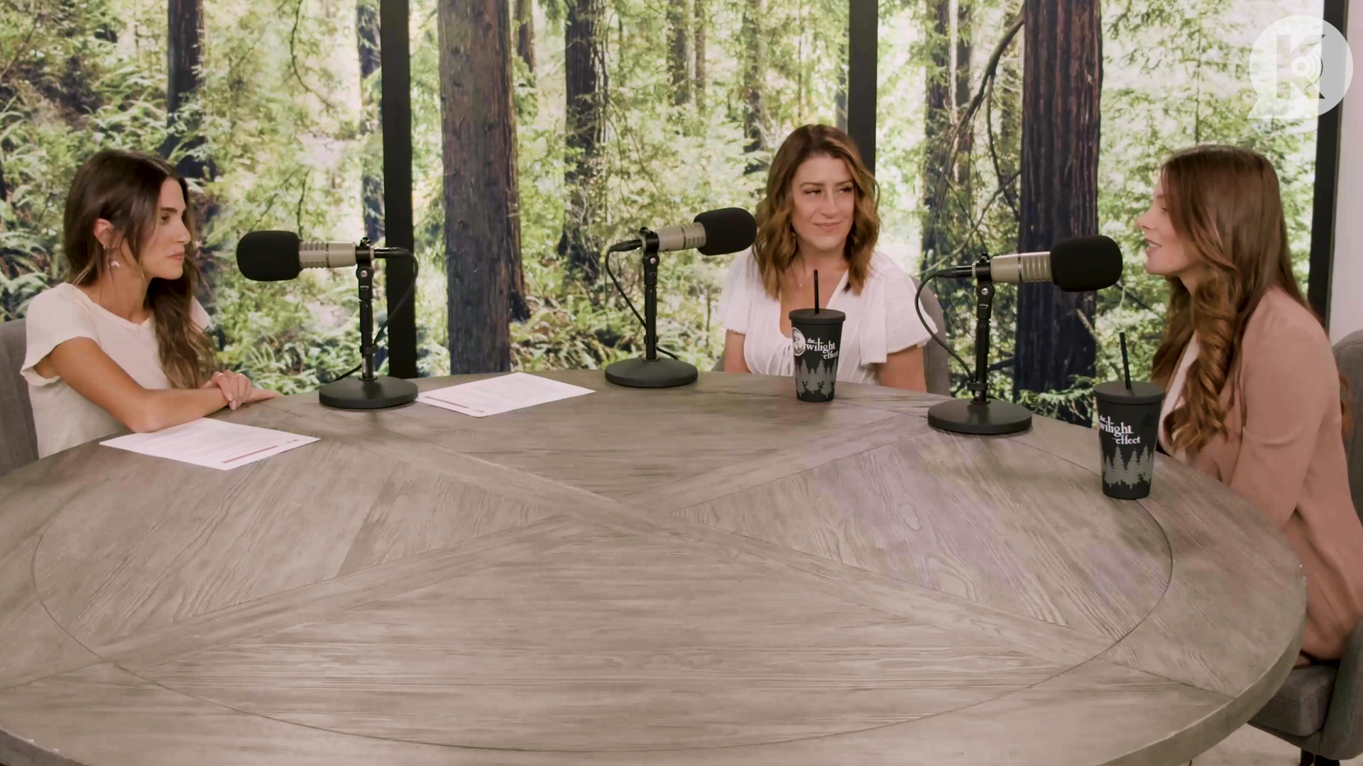 Ashley-Greene-dot-nl_TheTwilightEffect-Aflevering16NikkiReed0114.jpg