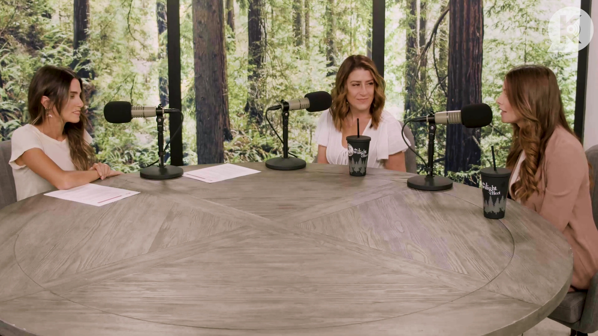 Ashley-Greene-dot-nl_TheTwilightEffect-Aflevering16NikkiReed0115.jpg