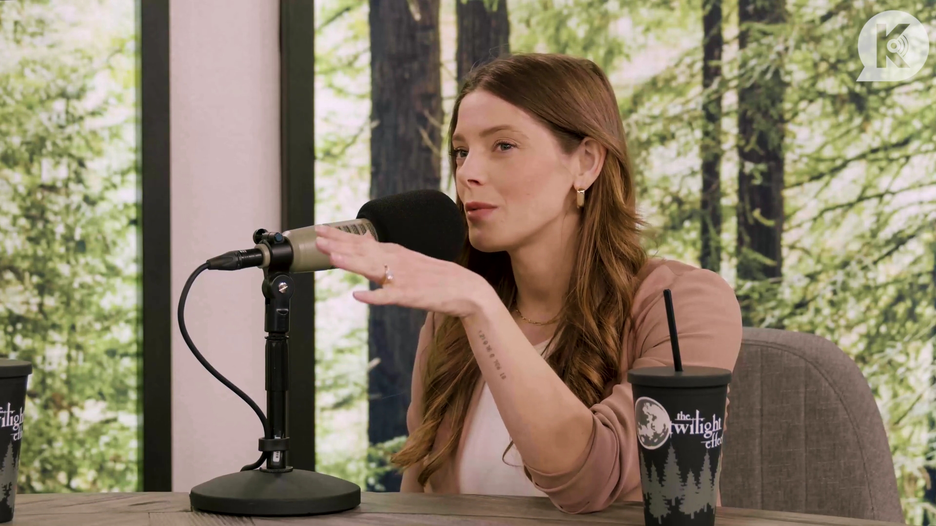 Ashley-Greene-dot-nl_TheTwilightEffect-Aflevering16NikkiReed1112.jpg