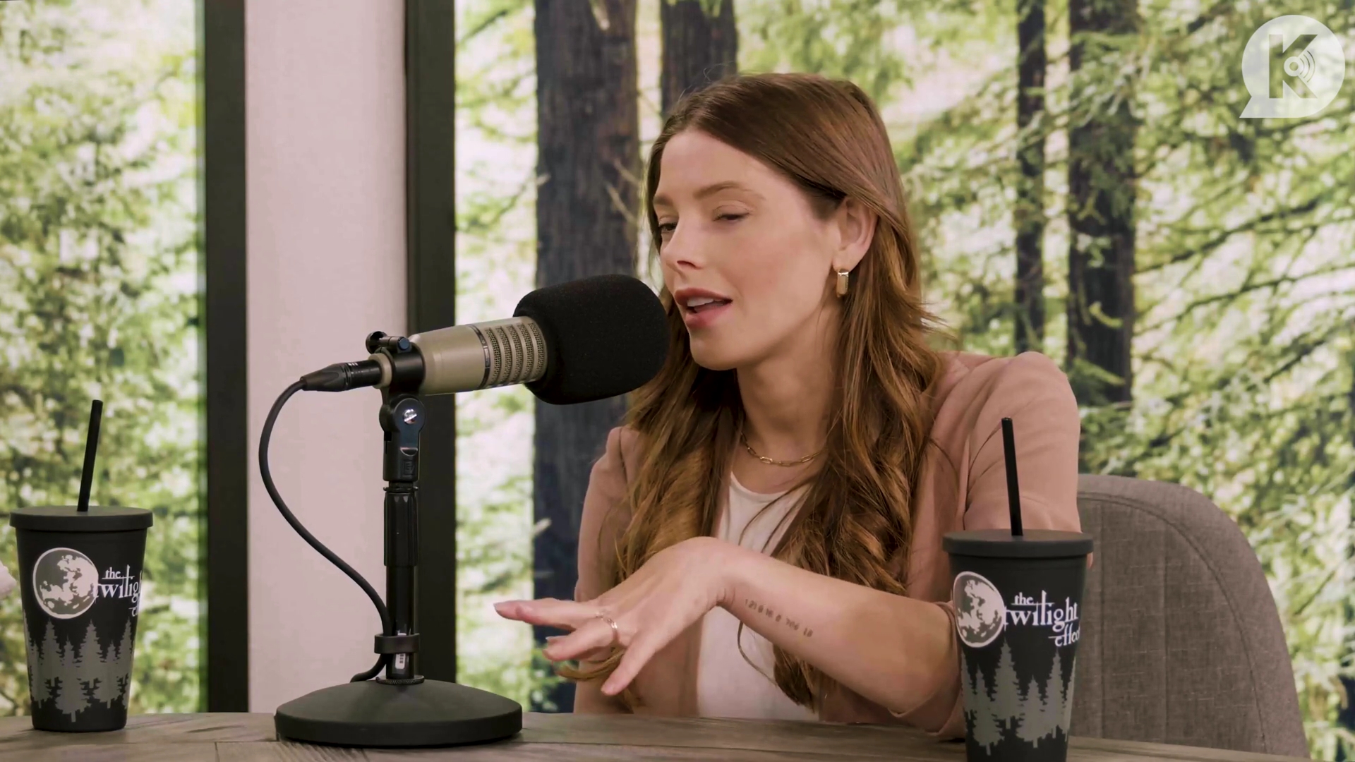 Ashley-Greene-dot-nl_TheTwilightEffect-Aflevering16NikkiReed1501.jpg Ashley-Greene-dot-nl_TheTwilightEffect-Aflevering16NikkiReed1501.jpg