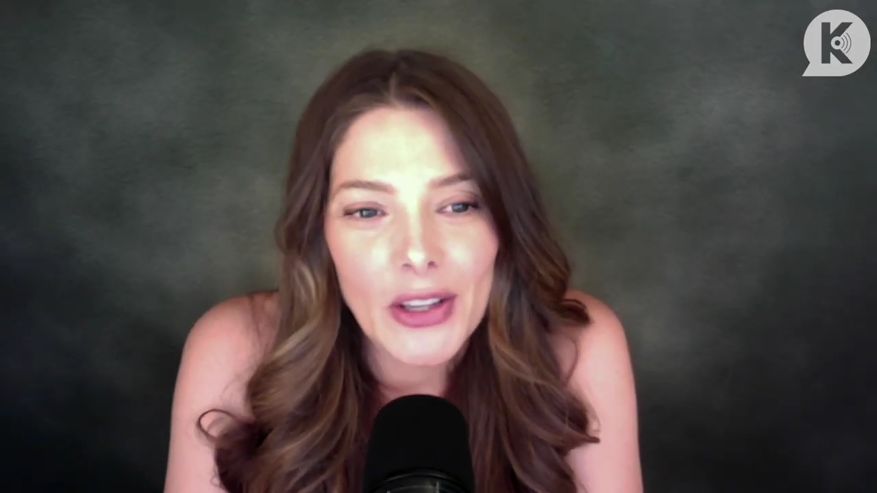 Ashley-Greene-dot-nl_TheTwilightEffect-BreakingDawnPart1RewatchPart1of3-0018.jpg