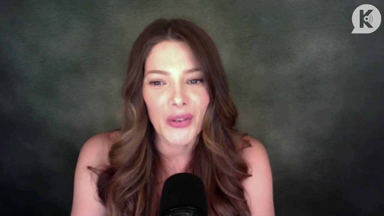 Ashley-Greene-dot-nl_TheTwilightEffect-BreakingDawnPart1RewatchPart1of3-0020.jpg