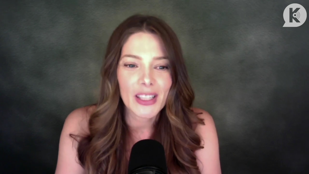 Ashley-Greene-dot-nl_TheTwilightEffect-BreakingDawnPart1RewatchPart1of3-0021.jpg