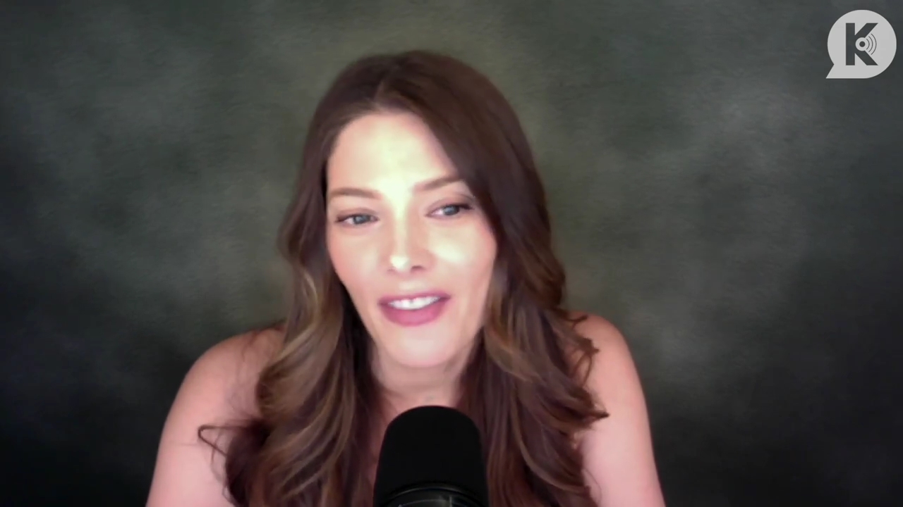 Ashley-Greene-dot-nl_TheTwilightEffect-BreakingDawnPart1RewatchPart1of3-0041.jpg