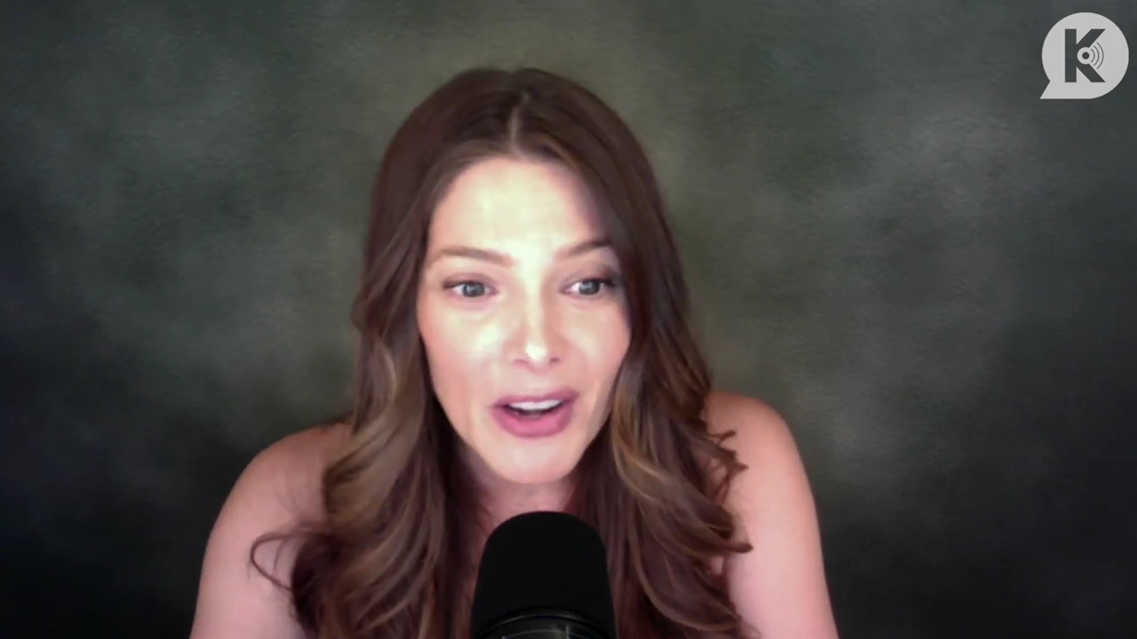 Ashley-Greene-dot-nl_TheTwilightEffect-BreakingDawnPart1RewatchPart1of3-0052.jpg