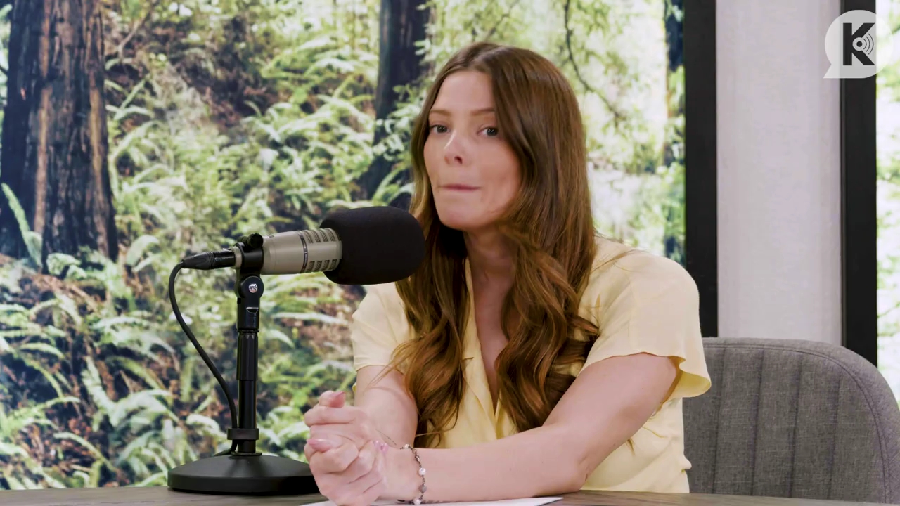 Ashley-Greene-dot-nl_TheTwilightEffect-BreakingDawnPart1RewatchPart1of3-0105.jpg