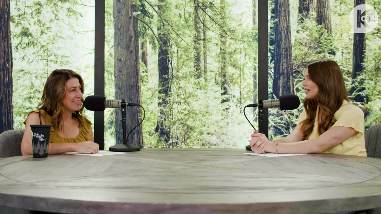 Ashley-Greene-dot-nl_TheTwilightEffect-BreakingDawnPart1RewatchPart1of3-0123.jpg