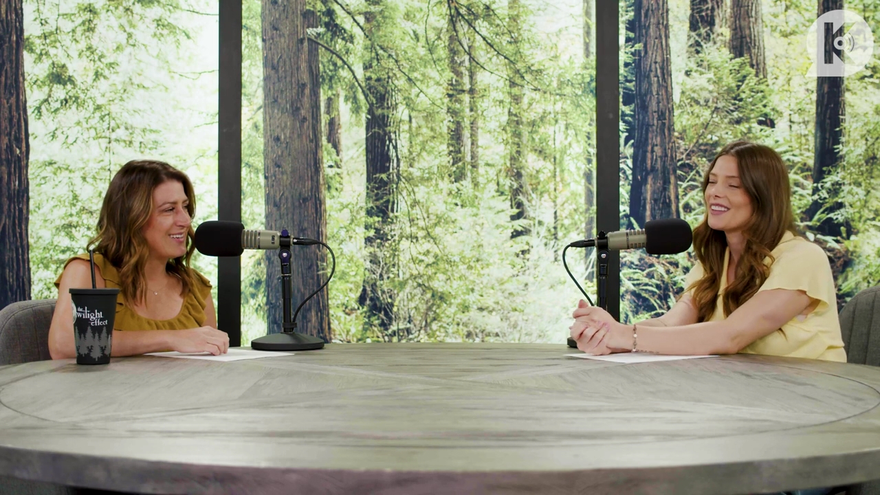 Ashley-Greene-dot-nl_TheTwilightEffect-BreakingDawnPart1RewatchPart1of3-0126.jpg