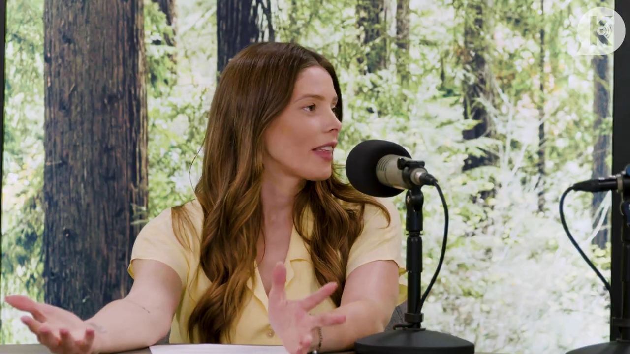 Ashley-Greene-dot-nl_TheTwilightEffect-BreakingDawnPart1RewatchPart1of3-0227.jpg