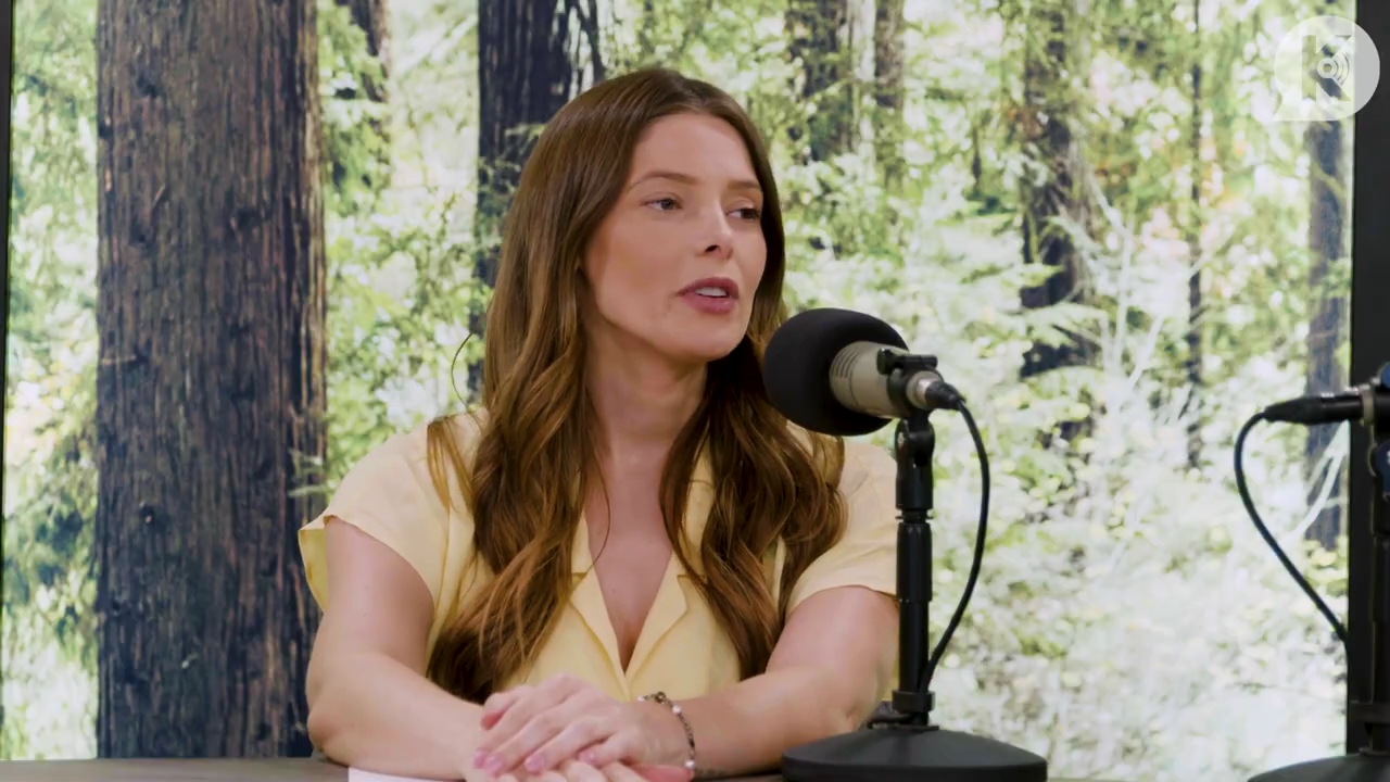 Ashley-Greene-dot-nl_TheTwilightEffect-BreakingDawnPart1RewatchPart1of3-0257.jpg
