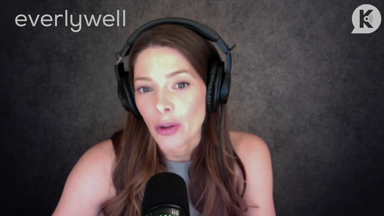 Ashley-Greene-dot-nl_TheTwilightEffect-BreakingDawnPart1RewatchPart1of3-0603.jpg Ashley-Greene-dot-nl_TheTwilightEffect-BreakingDawnPart1RewatchPart1of3-0603.jpg