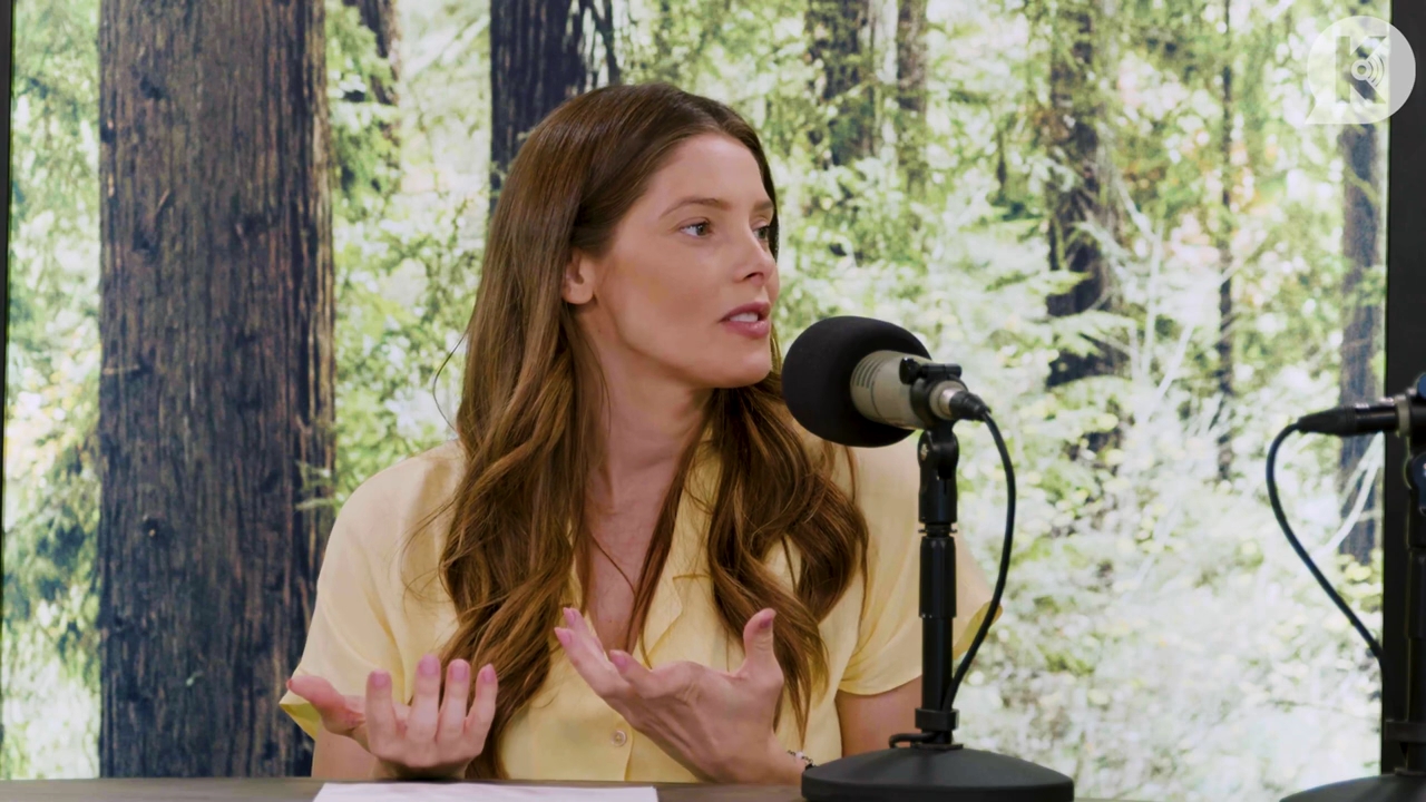Ashley-Greene-dot-nl_TheTwilightEffect-BreakingDawnPart1RewatchPart1of3-1067.jpg