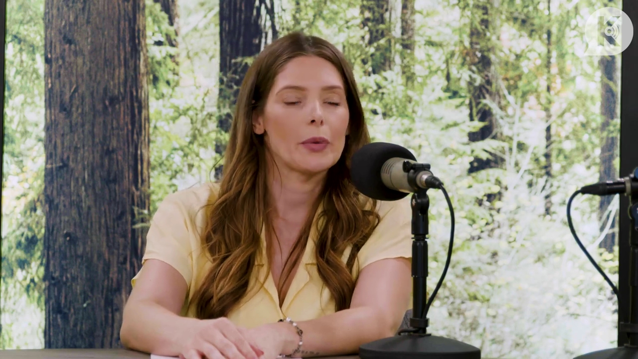 Ashley-Greene-dot-nl_TheTwilightEffect-BreakingDawnPart1RewatchPart1of3-1143.jpg Ashley-Greene-dot-nl_TheTwilightEffect-BreakingDawnPart1RewatchPart1of3-1143.jpg