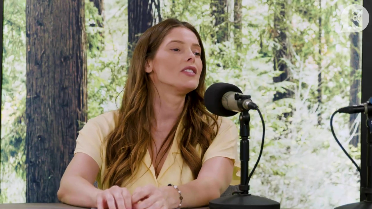 Ashley-Greene-dot-nl_TheTwilightEffect-BreakingDawnPart1RewatchPart1of3-1202.jpg