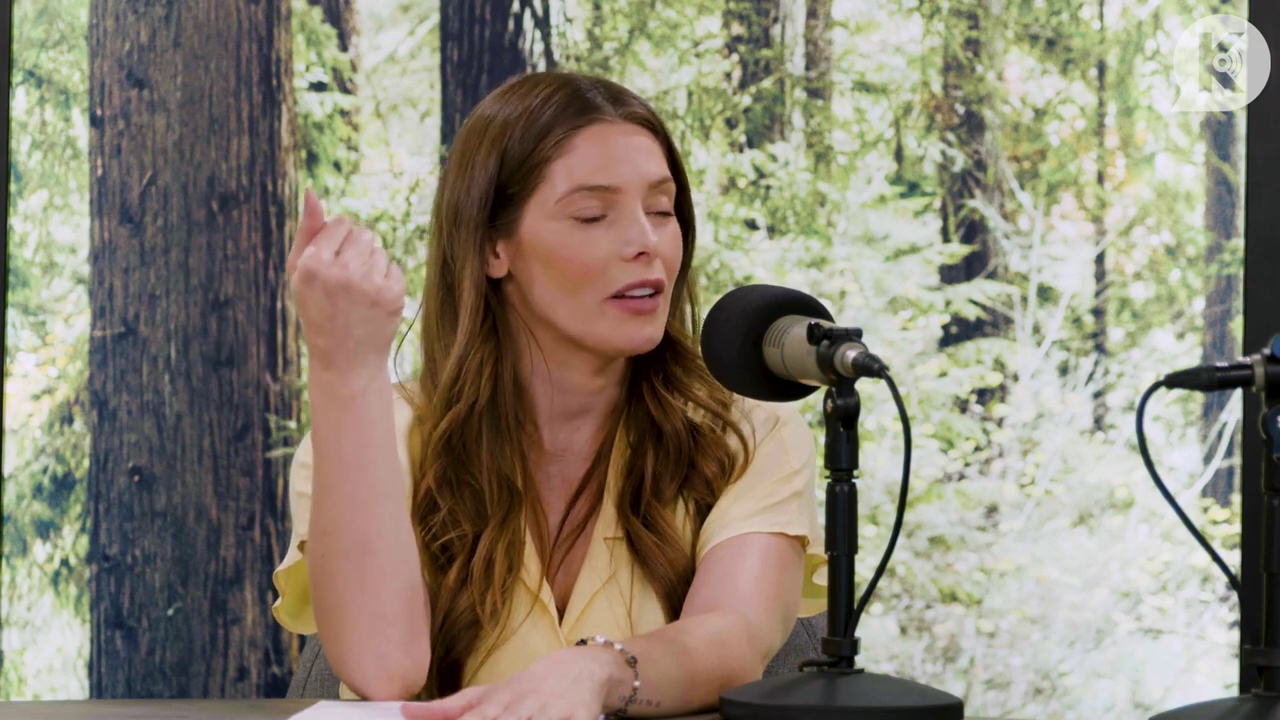 Ashley-Greene-dot-nl_TheTwilightEffect-BreakingDawnPart1RewatchPart1of3-1225.jpg Ashley-Greene-dot-nl_TheTwilightEffect-BreakingDawnPart1RewatchPart1of3-1225.jpg