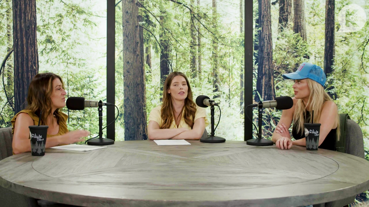 Ashley-Greene-dot-nl_TheTwilightEffect-BreakingDawnPart1RewatchPart1of3-1312.jpg