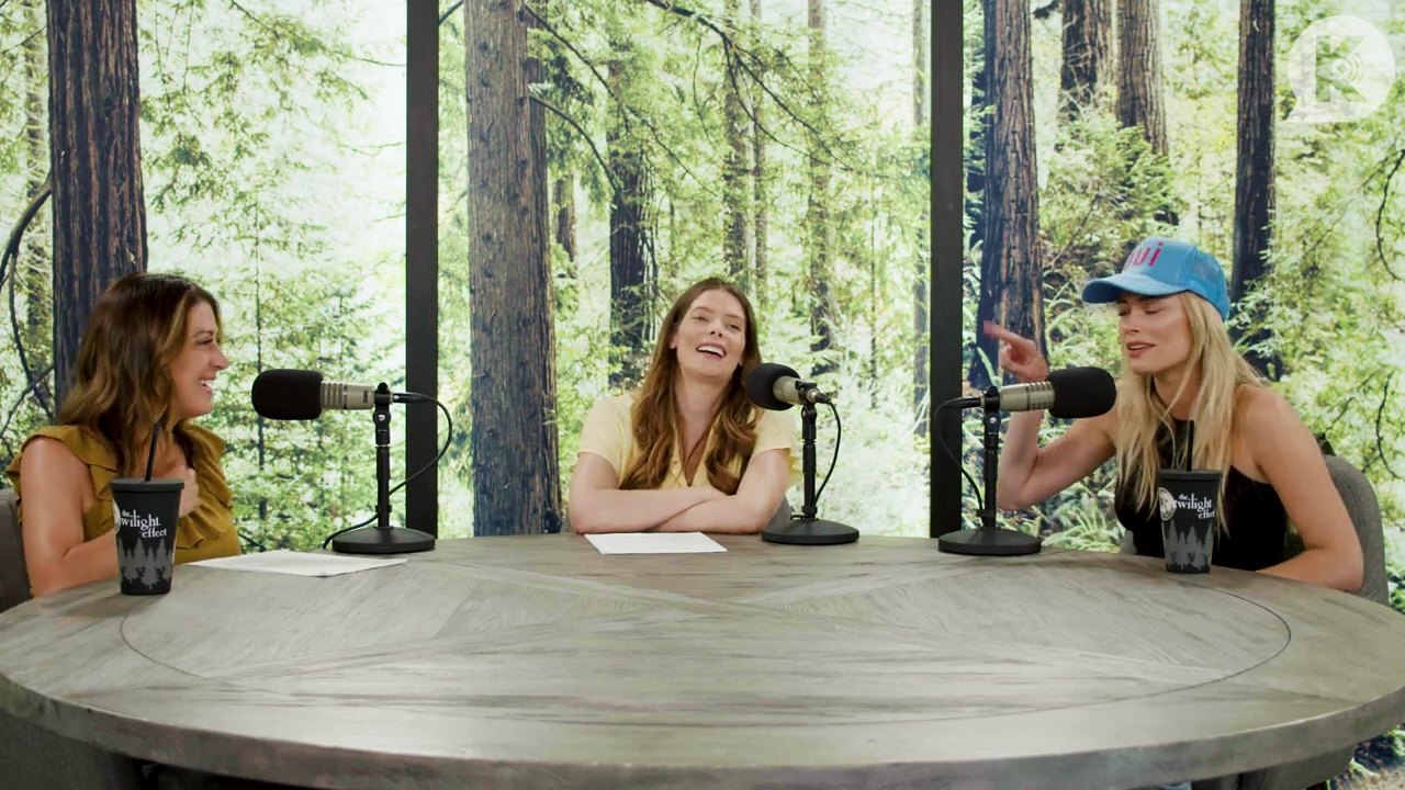 Ashley-Greene-dot-nl_TheTwilightEffect-BreakingDawnPart1RewatchPart1of3-1315.jpg