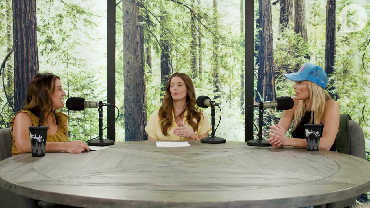 Ashley-Greene-dot-nl_TheTwilightEffect-BreakingDawnPart1RewatchPart1of3-1557.jpg Ashley-Greene-dot-nl_TheTwilightEffect-BreakingDawnPart1RewatchPart1of3-1557.jpg