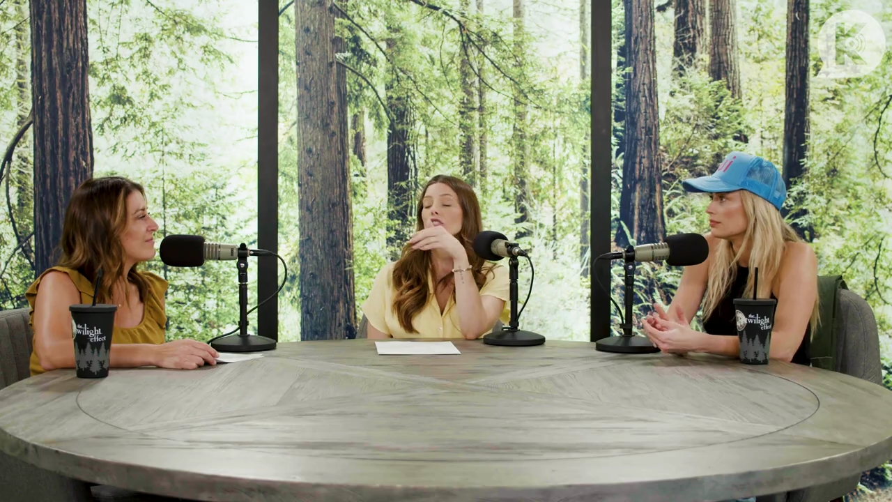 Ashley-Greene-dot-nl_TheTwilightEffect-BreakingDawnPart1RewatchPart1of3-1575.jpg Ashley-Greene-dot-nl_TheTwilightEffect-BreakingDawnPart1RewatchPart1of3-1575.jpg