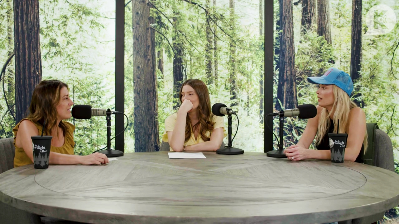 Ashley-Greene-dot-nl_TheTwilightEffect-BreakingDawnPart1RewatchPart1of3-1613.jpg