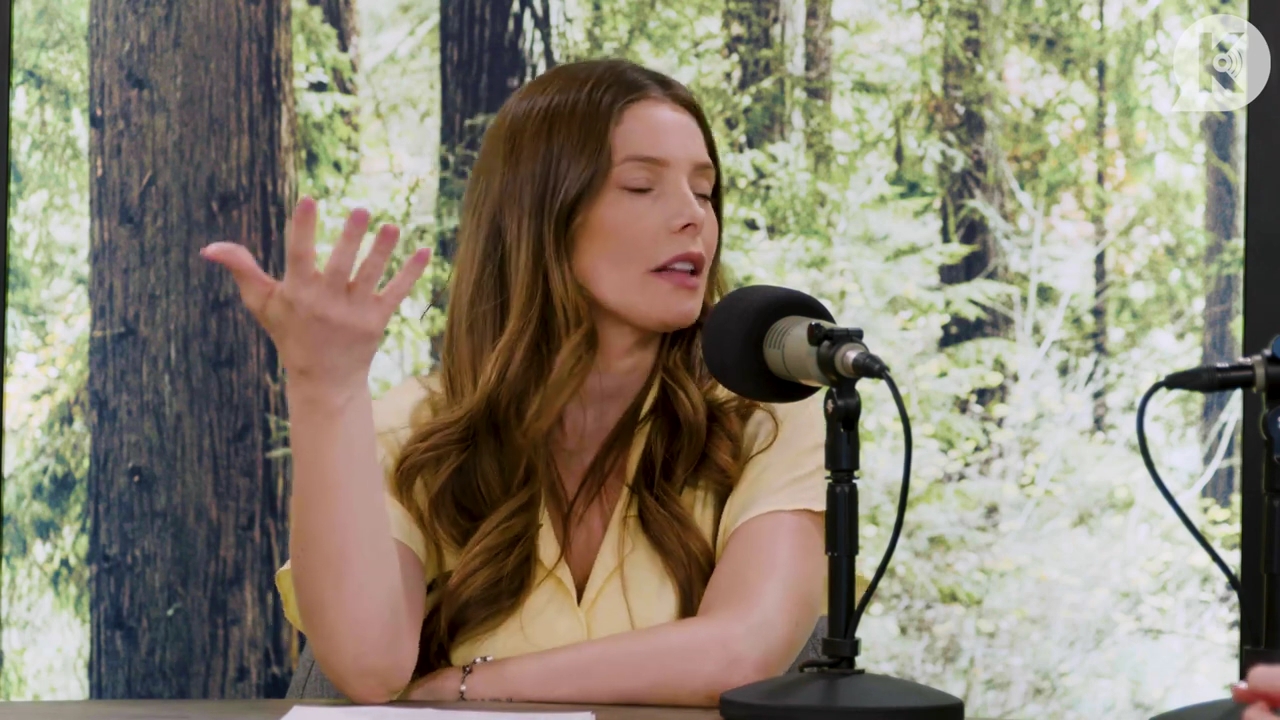 Ashley-Greene-dot-nl_TheTwilightEffect-BreakingDawnPart1RewatchPart1of3-1628.jpg