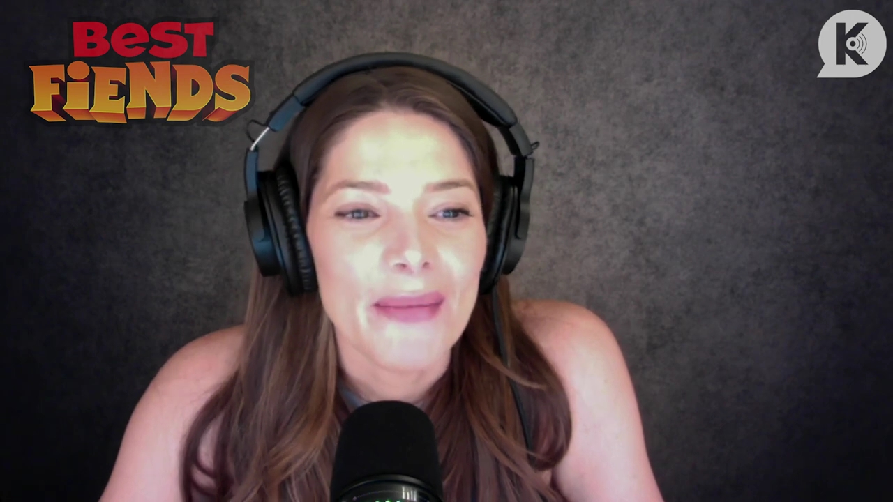 Ashley-Greene-dot-nl_TheTwilightEffect-BreakingDawnPart1RewatchPart1of3-1800.jpg Ashley-Greene-dot-nl_TheTwilightEffect-BreakingDawnPart1RewatchPart1of3-1800.jpg