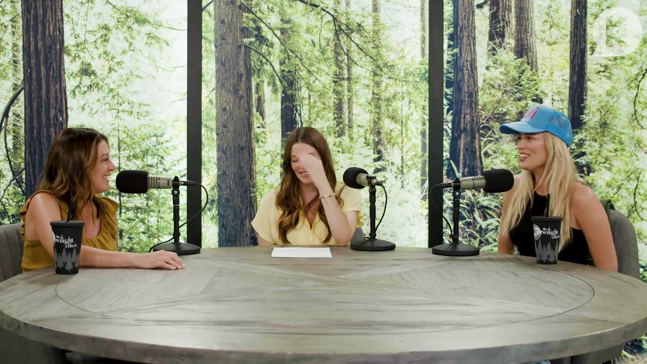 Ashley-Greene-dot-nl_TheTwilightEffect-BreakingDawnPart1RewatchPart1of3-1903.jpg Ashley-Greene-dot-nl_TheTwilightEffect-BreakingDawnPart1RewatchPart1of3-1903.jpg