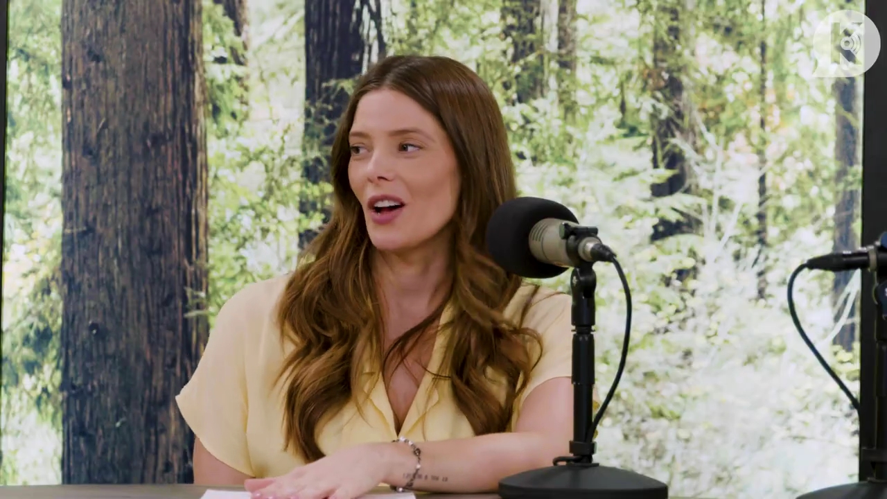 Ashley-Greene-dot-nl_TheTwilightEffect-BreakingDawnPart1RewatchPart1of3-1907.jpg