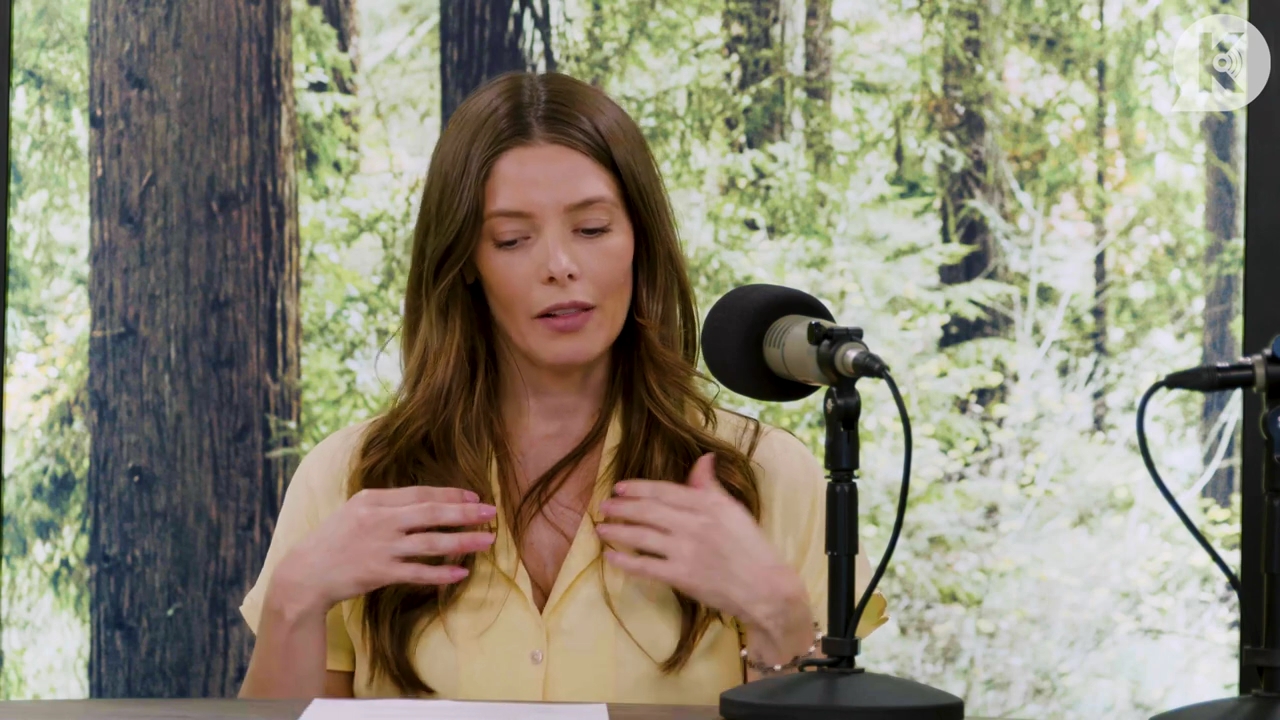 Ashley-Greene-dot-nl_TheTwilightEffect-BreakingDawnPart1RewatchPart1of3-1957.jpg