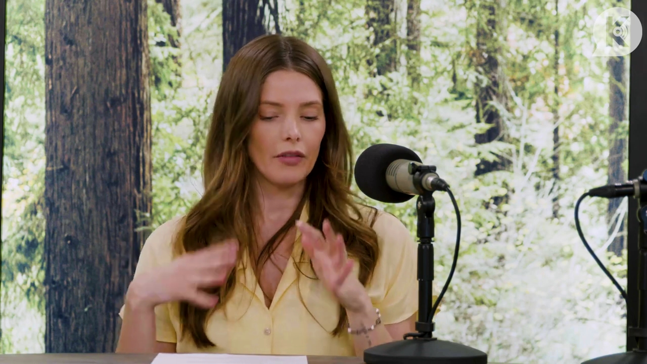 Ashley-Greene-dot-nl_TheTwilightEffect-BreakingDawnPart1RewatchPart1of3-1959.jpg