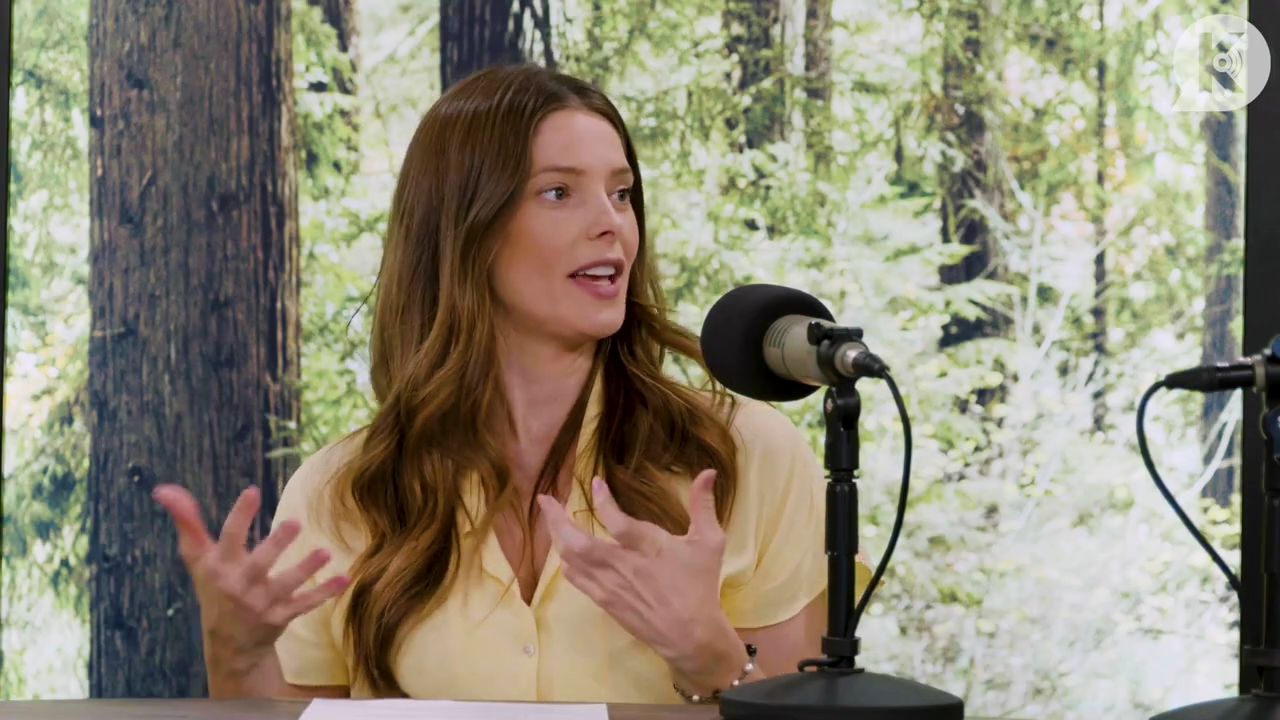 Ashley-Greene-dot-nl_TheTwilightEffect-BreakingDawnPart1RewatchPart1of3-1962.jpg Ashley-Greene-dot-nl_TheTwilightEffect-BreakingDawnPart1RewatchPart1of3-1962.jpg